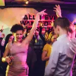 Vita notturna Santorini: cosa fare dalla sera alla mattina