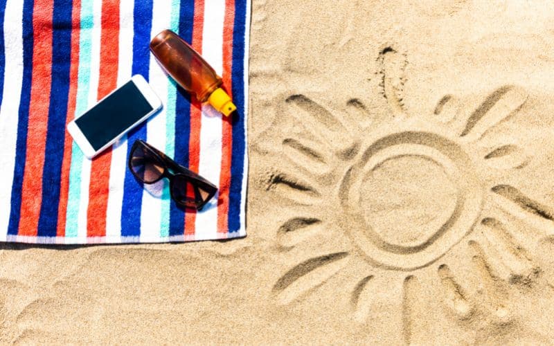 Guida ai migliori teli da mare da viaggio