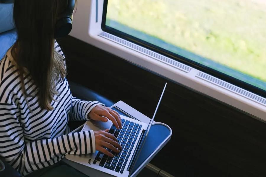 Nomadi digitali: lavorare viaggiando nel 2026