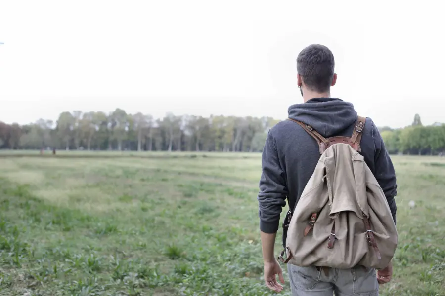 Viaggiare Zaino in Spalla: Guida al Primo Viaggio