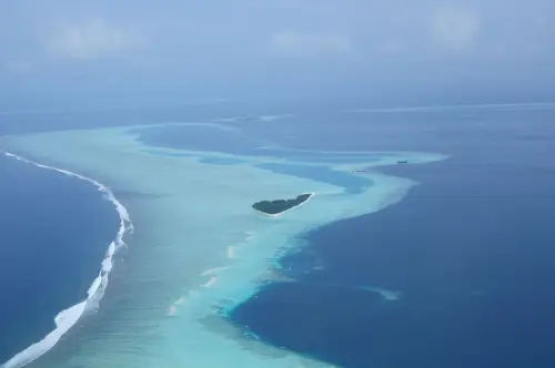 Maldive: dormire nelle isole locali costa molto meno
