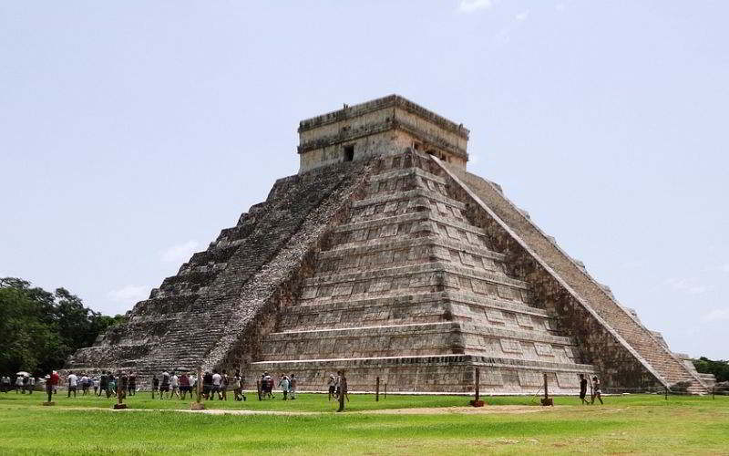 foto di una piramide inca in messico